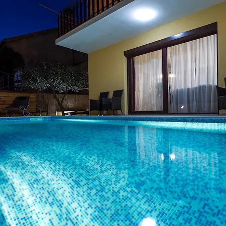 Апартаменты Pool Julia