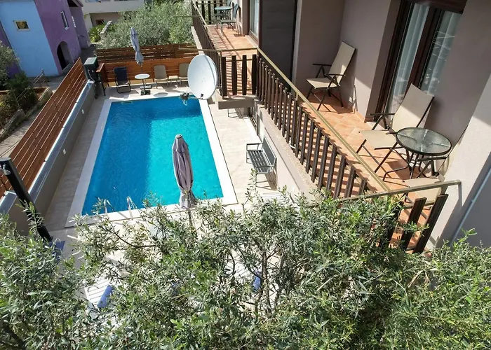 Pool Julia * زادار