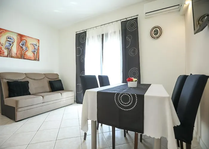 Pool Julia * زادار