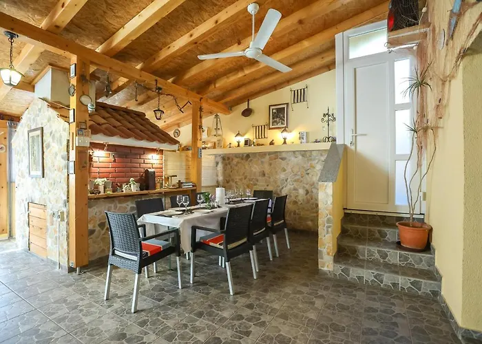 Pool Julia * زادار