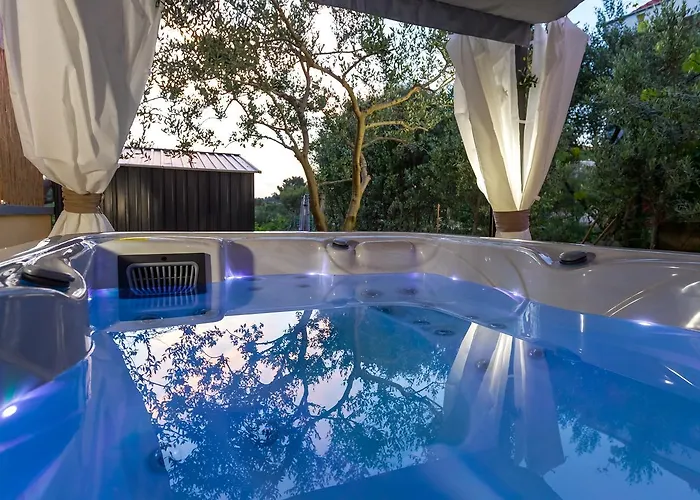 شقة Pool Julia زادار