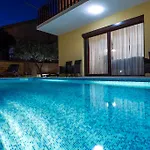 Apartament Pool Julia