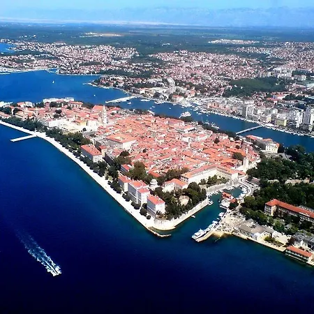 Apartman Pool Julia *