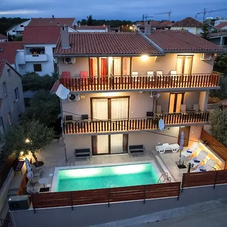 Pool Julia Διαμέρισμα *