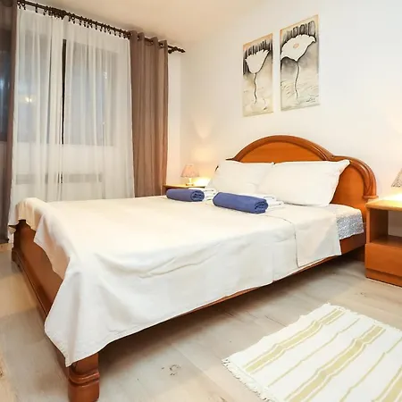 Pool Julia Διαμέρισμα Ζαντάρ