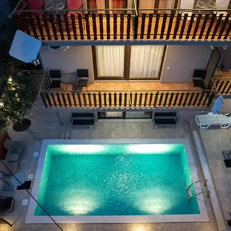 Appartement Pool Julia *