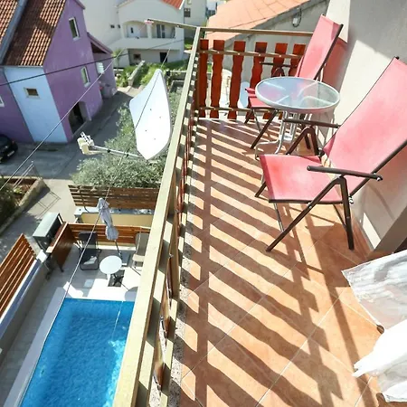 Διαμέρισμα Pool Julia *