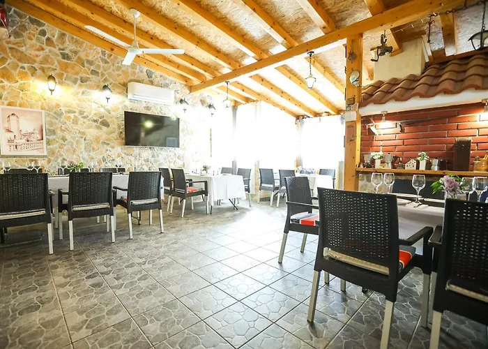 Pool Julia Apartmán *