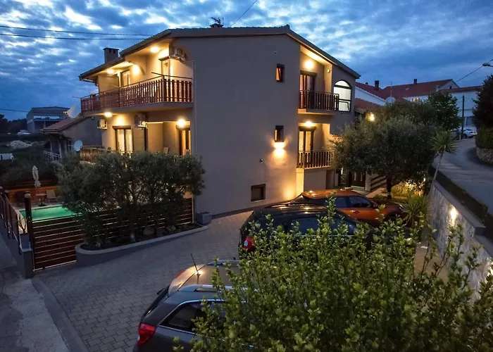 Pool Julia Lägenhet